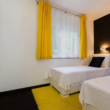 Danica Apartament *